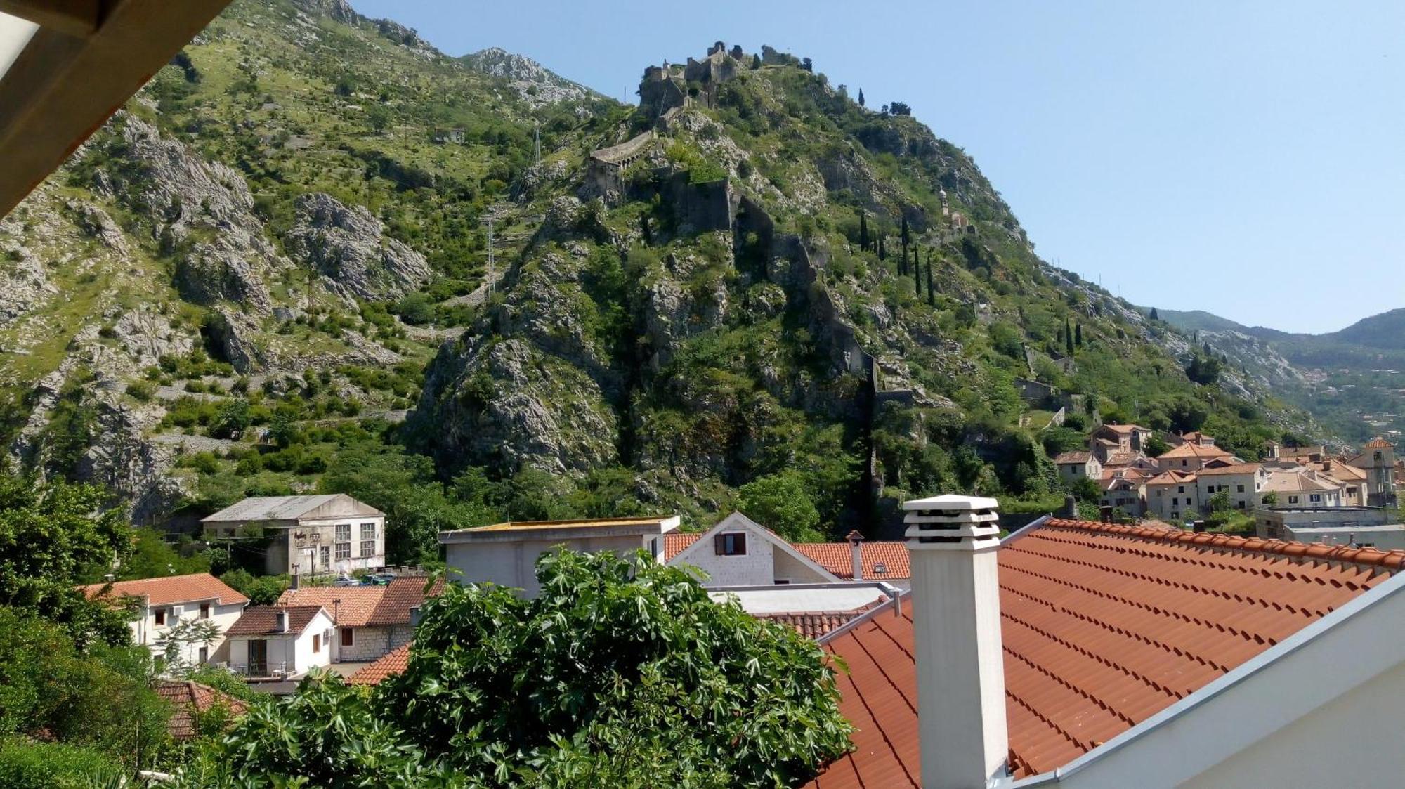 Tea Appartement Kotor Buitenkant foto